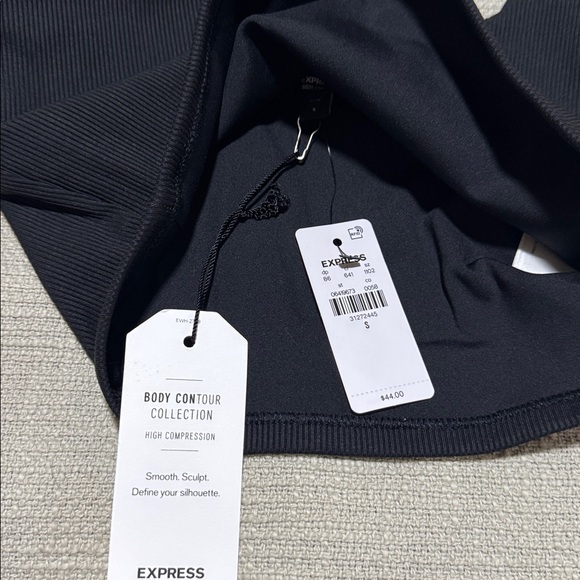 Express Black Ribbed Tank Top size small - Picture 4 of 8